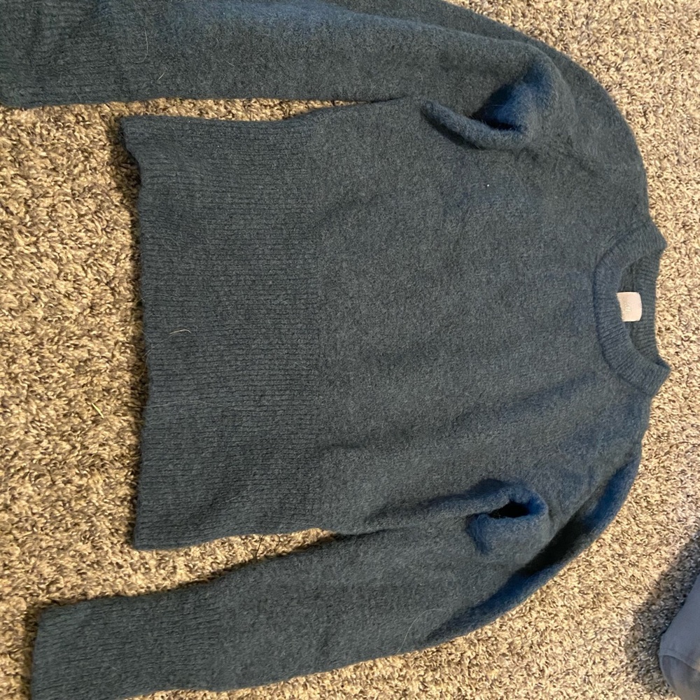 H&M cozy sweater in XS!